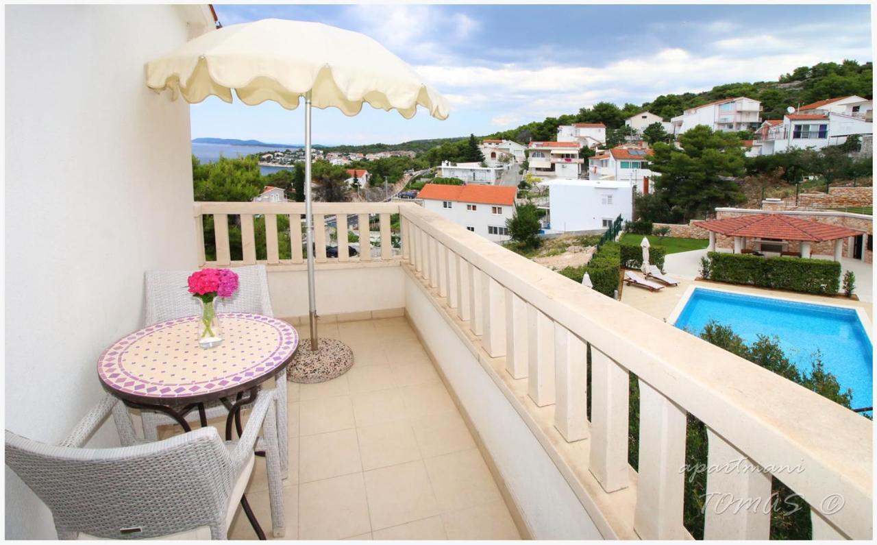Apartments Tomas Примоштен Екстер'єр фото