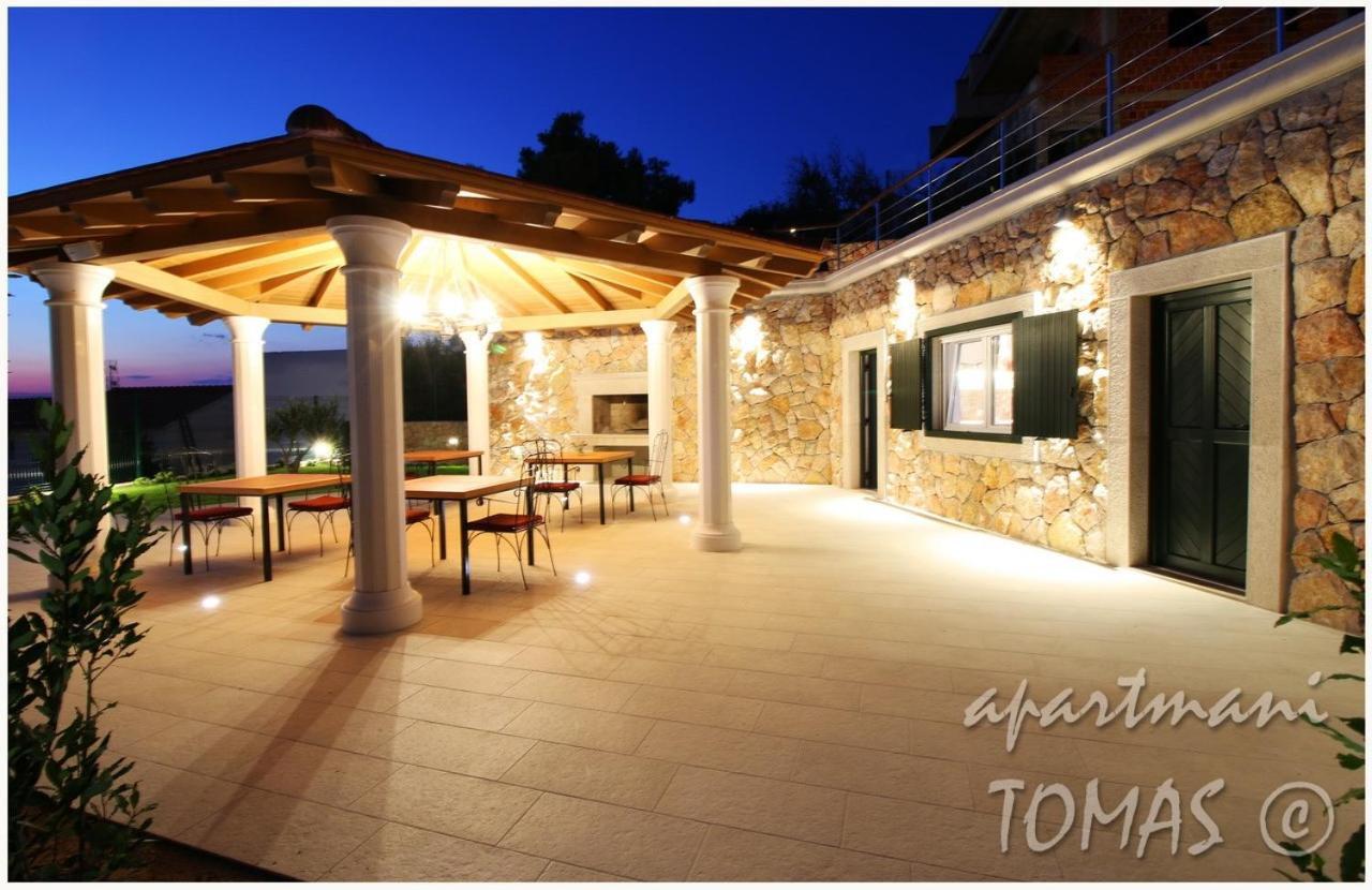 Apartments Tomas Примоштен Екстер'єр фото