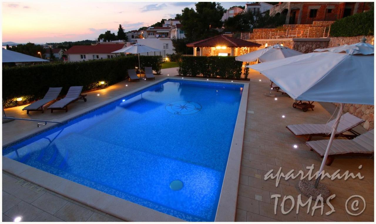 Apartments Tomas Примоштен Екстер'єр фото