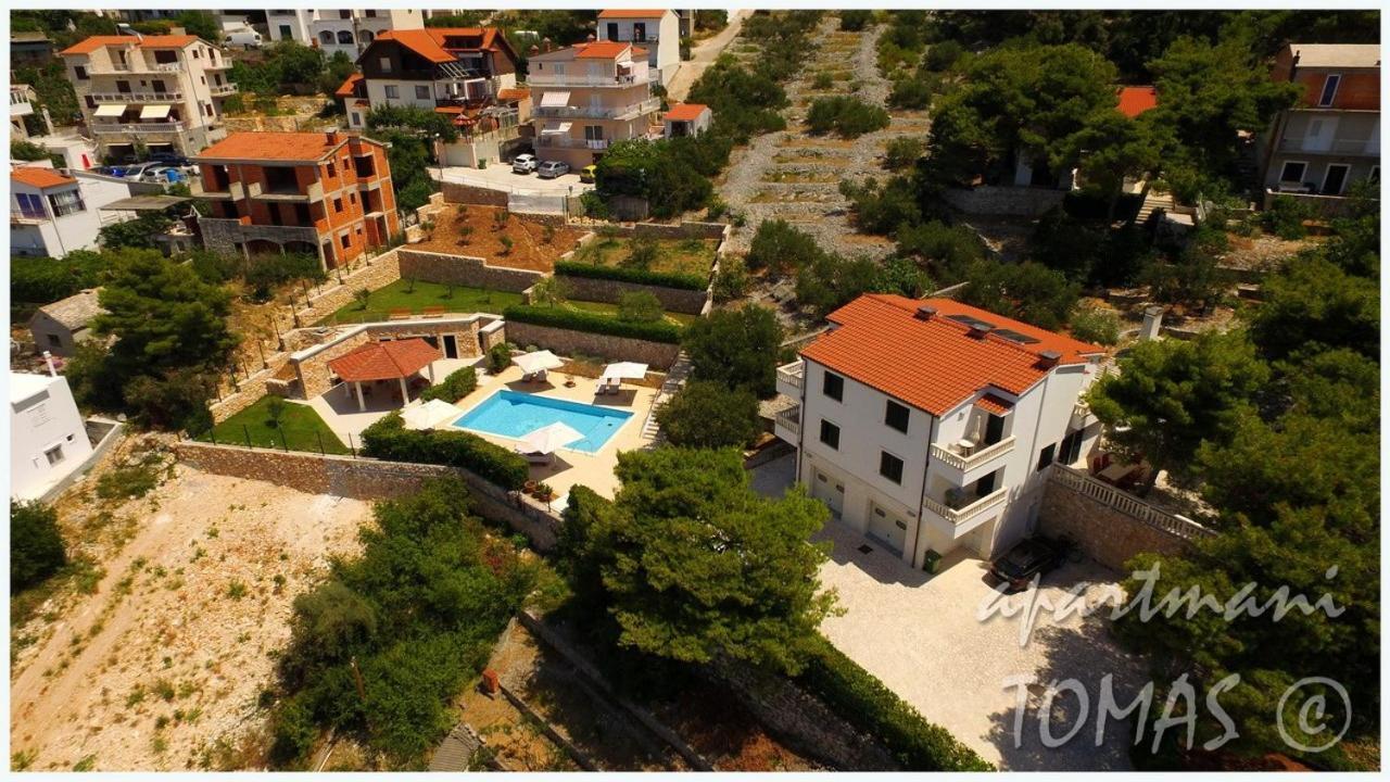 Apartments Tomas Примоштен Екстер'єр фото